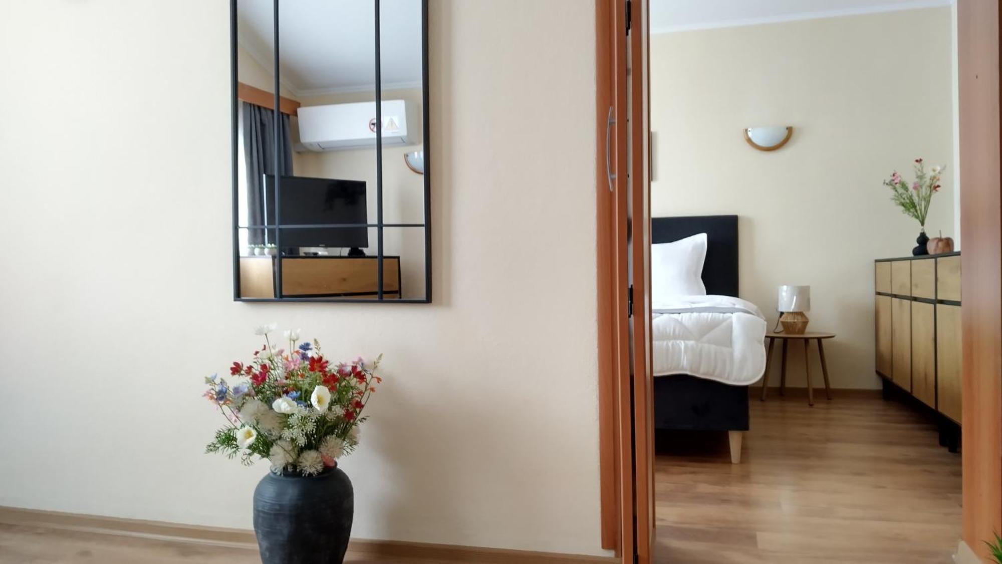 Victoria Family Hotel Балчик Экстерьер фото